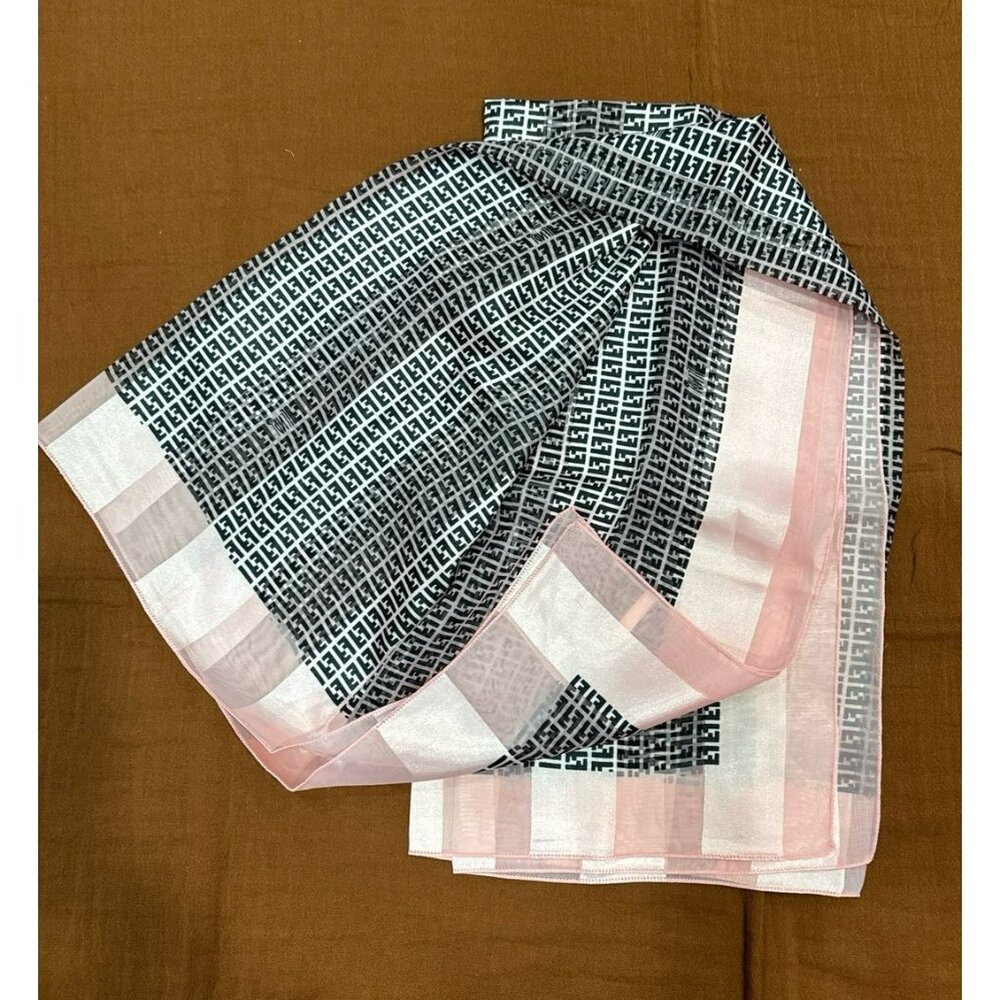 Beautiful Scarf - Picture 2 of 5